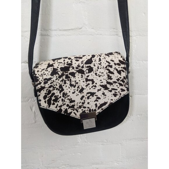 Vintage Steve Madden Shoulder Bag Black and White Cow Pattern - Picture 8 of 10